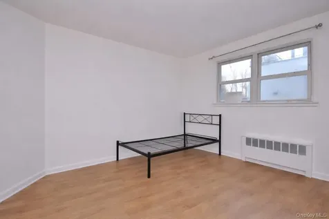 423 Parkview Avenue Yonkers NY 10710