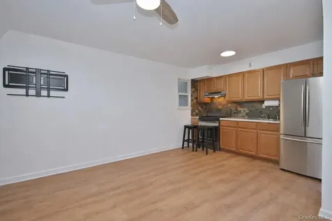 423 Parkview Avenue Yonkers NY 10710