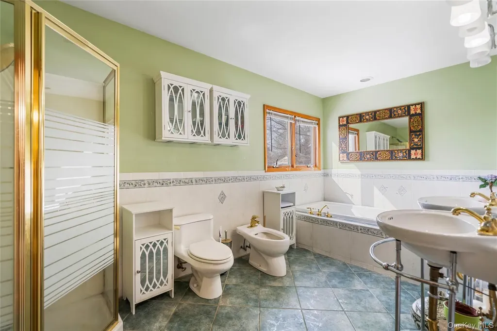 53 Hewitt Boulevard Center Moriches NY 11934