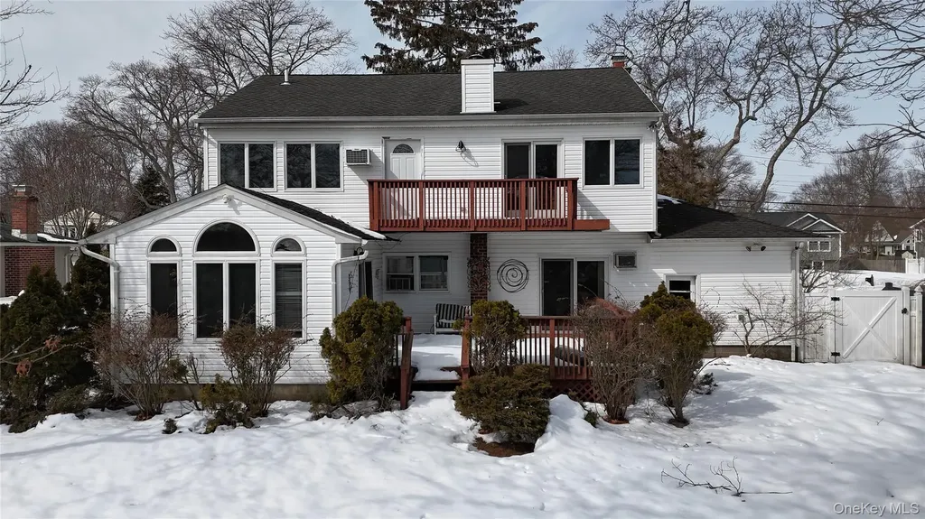 53 Hewitt Boulevard Center Moriches NY 11934