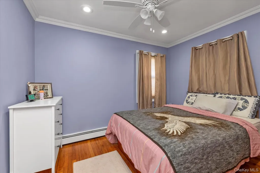 2463 Lindy Road Westbury NY 11590