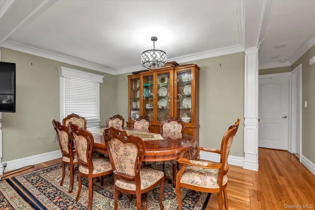2463 Lindy Road Westbury NY 11590