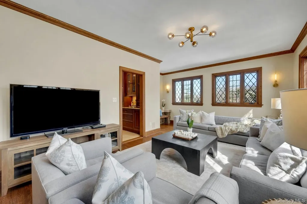 15 Carstensen Road Scarsdale NY 10583