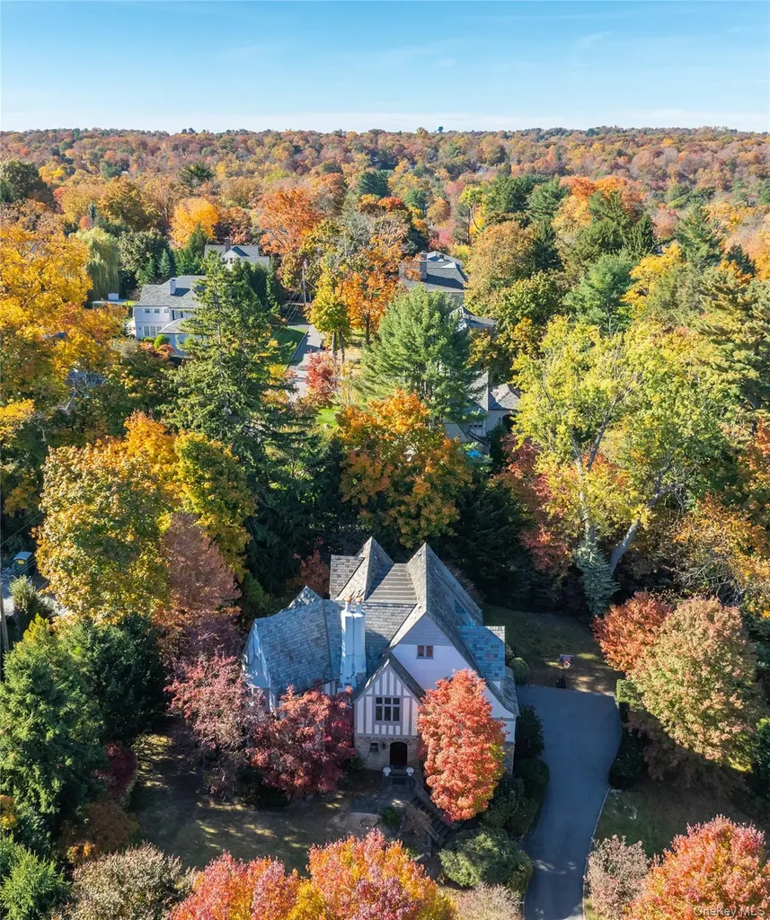 15 Carstensen Road Scarsdale NY 10583