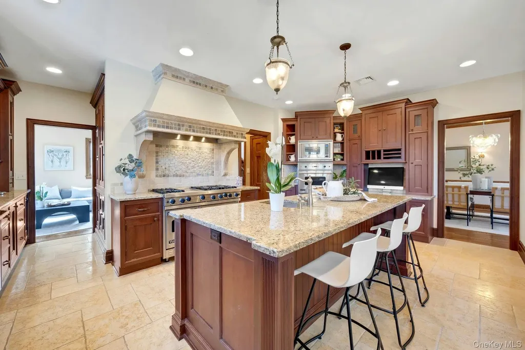 15 Carstensen Road Scarsdale NY 10583