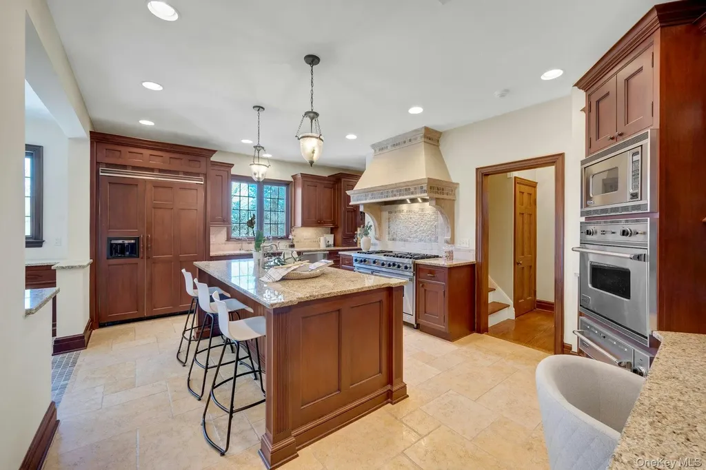 15 Carstensen Road Scarsdale NY 10583