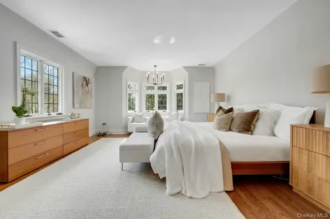 15 Carstensen Road Scarsdale NY 10583