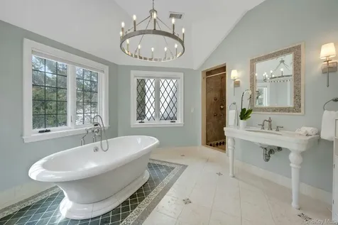 15 Carstensen Road Scarsdale NY 10583