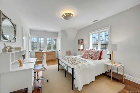 15 Carstensen Road Scarsdale NY 10583