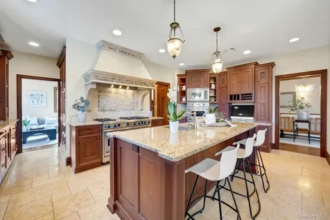 15 Carstensen Road Scarsdale NY 10583