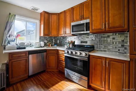 147-42 Hoover Avenue Briarwood NY 11435