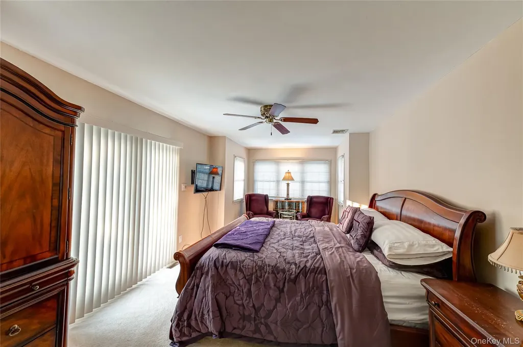 4 Winslow Lane Kings Park NY 11754