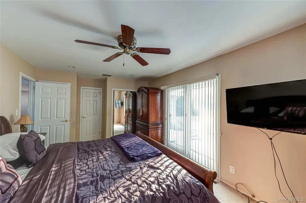 4 Winslow Lane Kings Park NY 11754