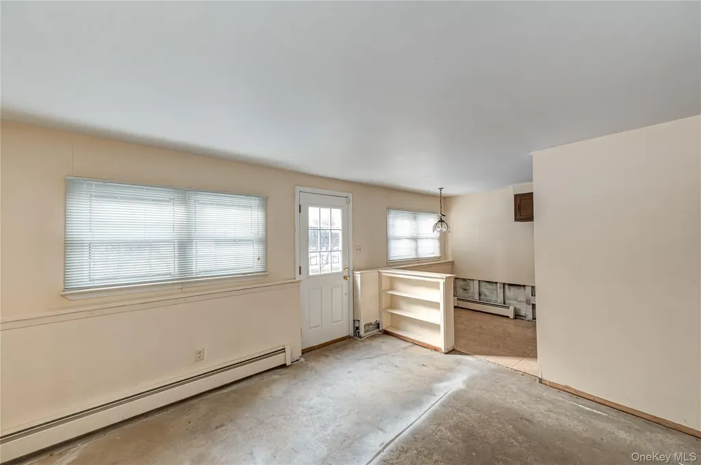 4 Winslow Lane Kings Park NY 11754