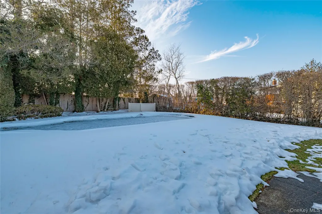 4 Winslow Lane Kings Park NY 11754