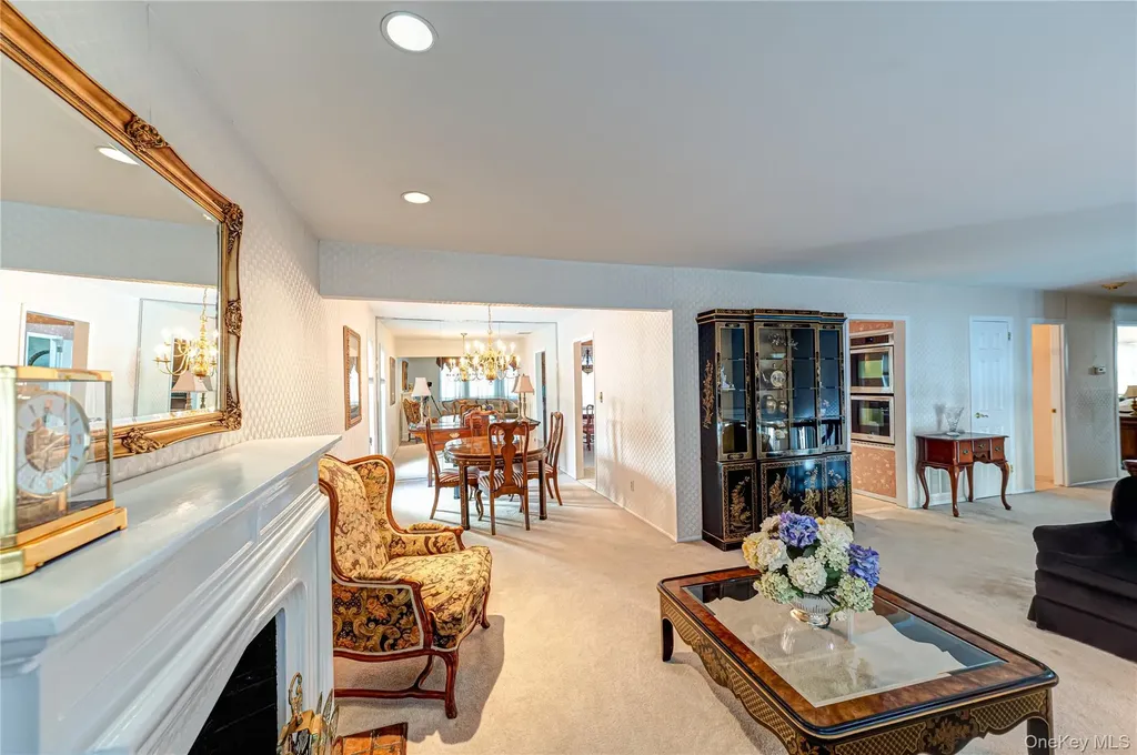 4 Winslow Lane Kings Park NY 11754
