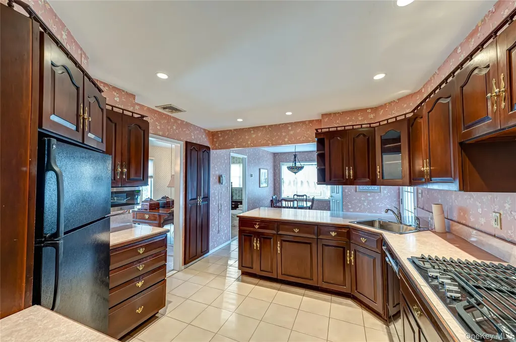 4 Winslow Lane Kings Park NY 11754