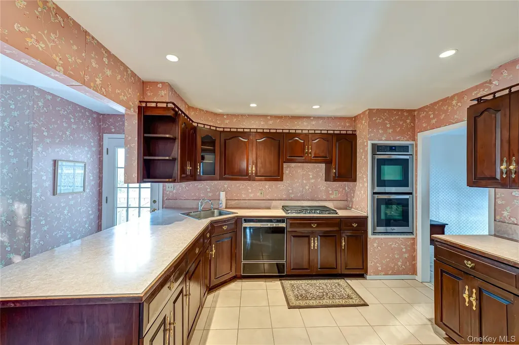 4 Winslow Lane Kings Park NY 11754
