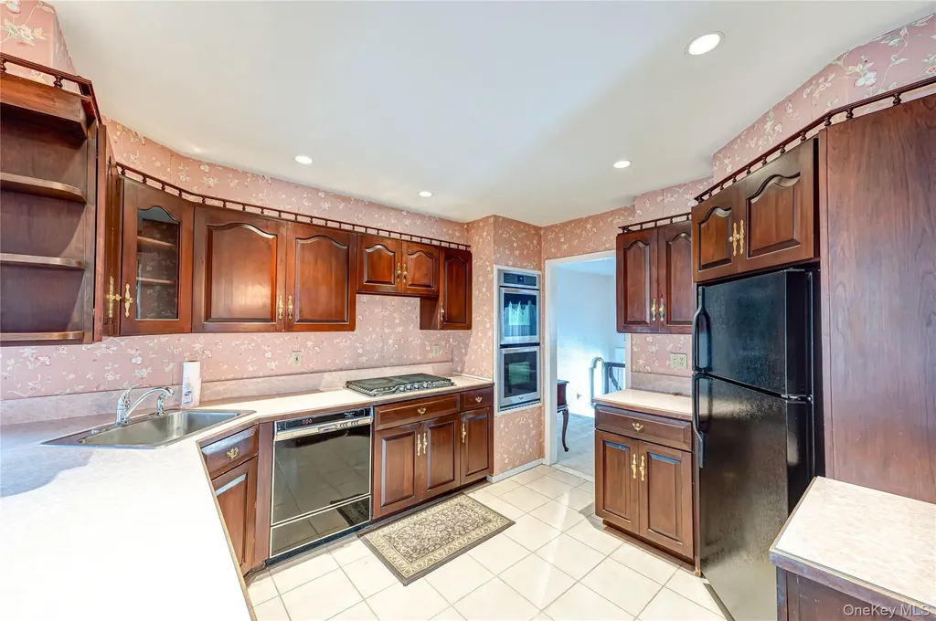 4 Winslow Lane Kings Park NY 11754