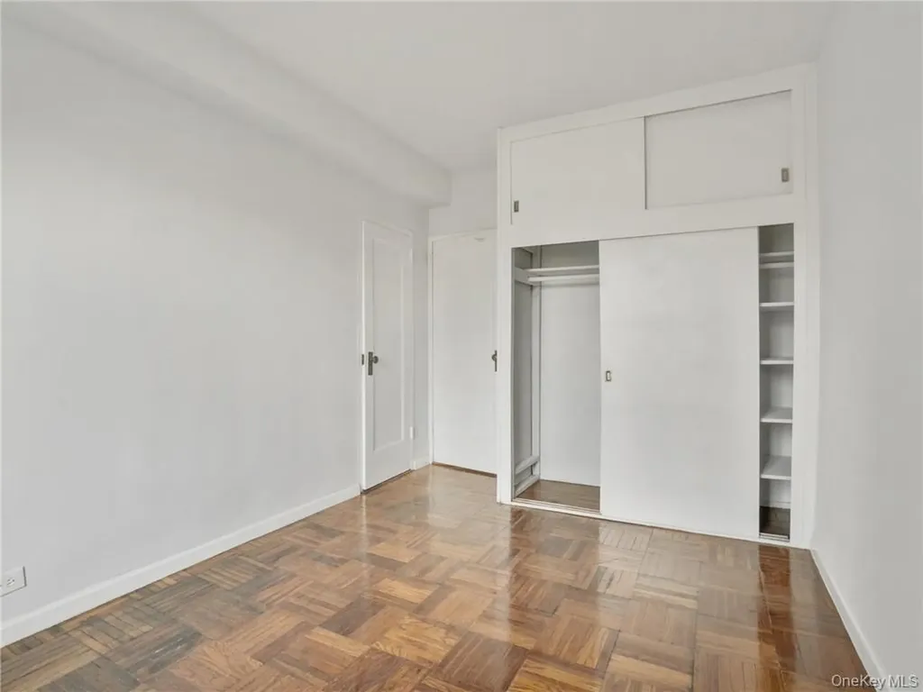 1561 Metropolitan Avenue Bronx NY 10462