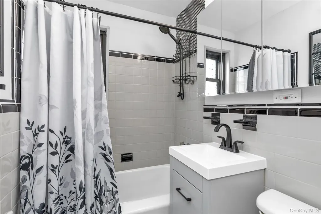 21-41 Utopia Parkway Whitestone NY 11357