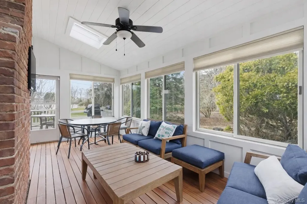 1 Canal Way Hampton Bays NY 11946