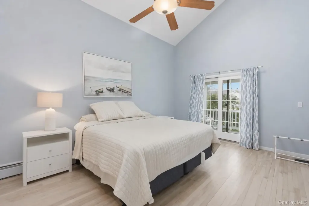 1 Canal Way Hampton Bays NY 11946