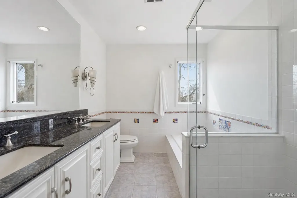 1 Canal Way Hampton Bays NY 11946