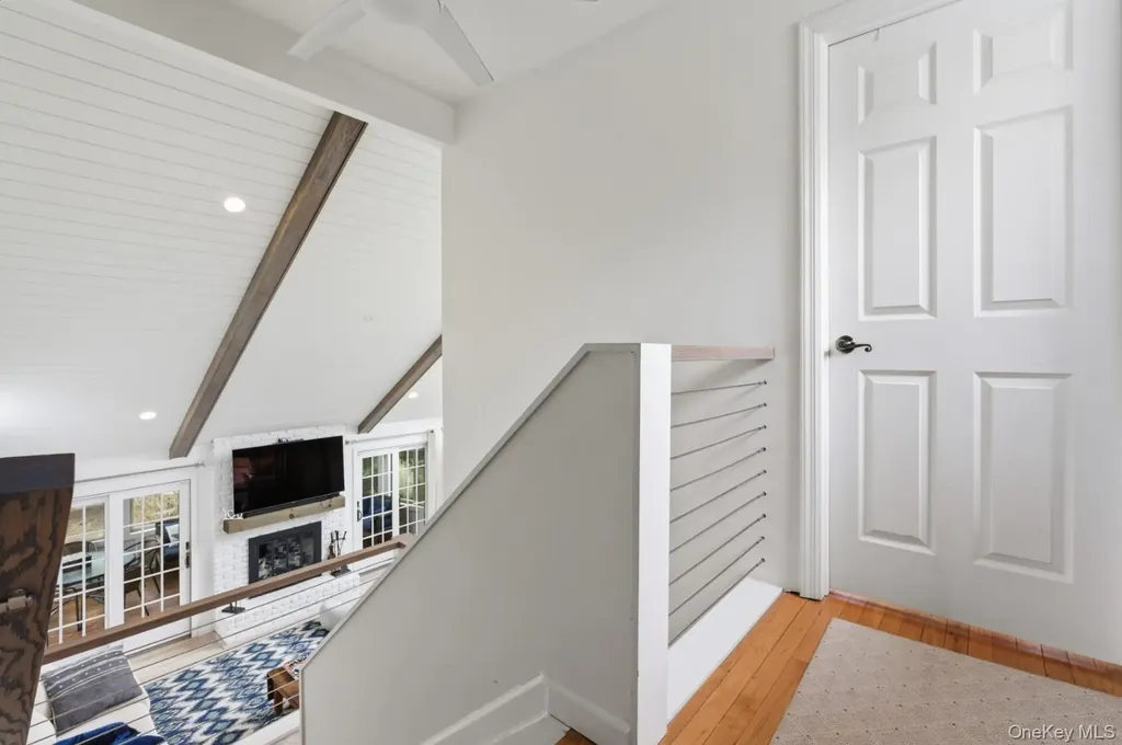 1 Canal Way Hampton Bays NY 11946