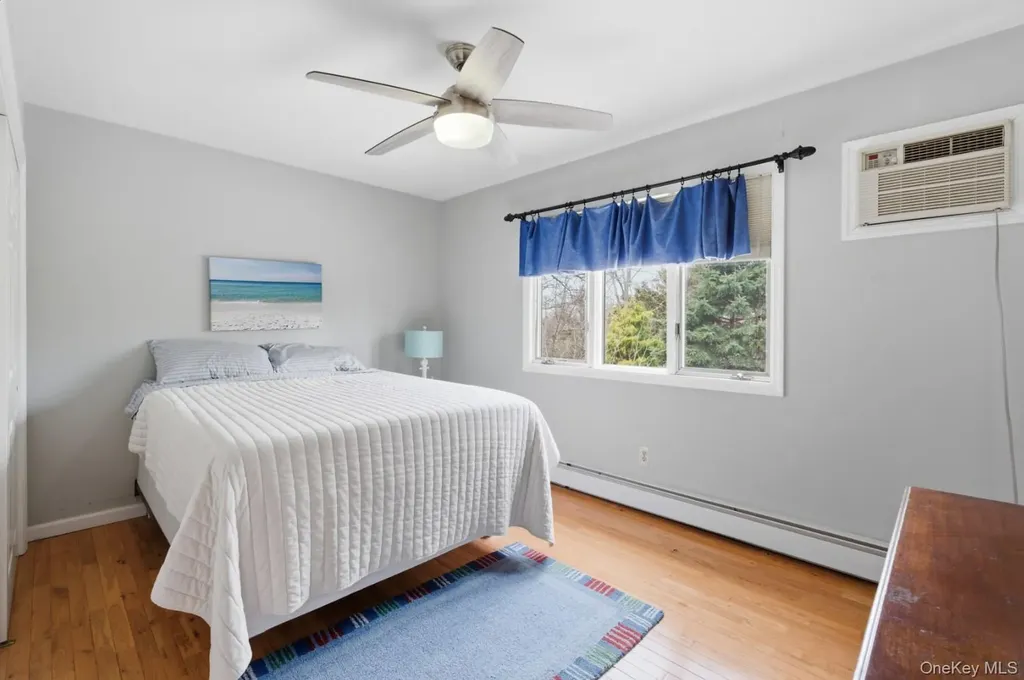 1 Canal Way Hampton Bays NY 11946