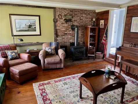 19 Mill Lane Stanfordville NY 12581
