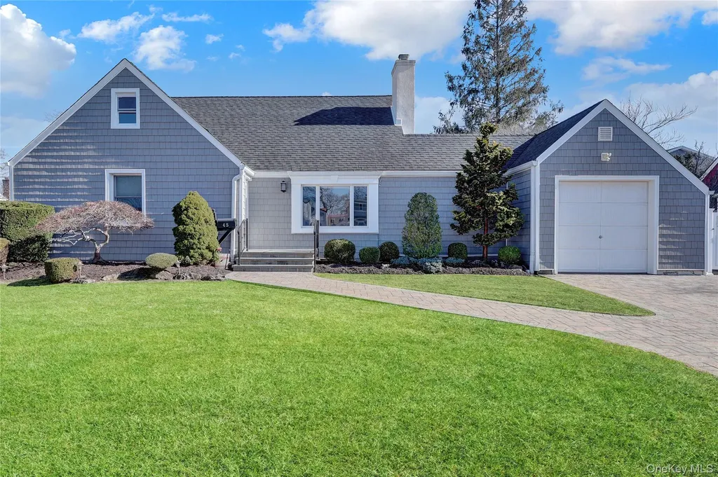 45 Gregory Avenue Merrick NY 11566