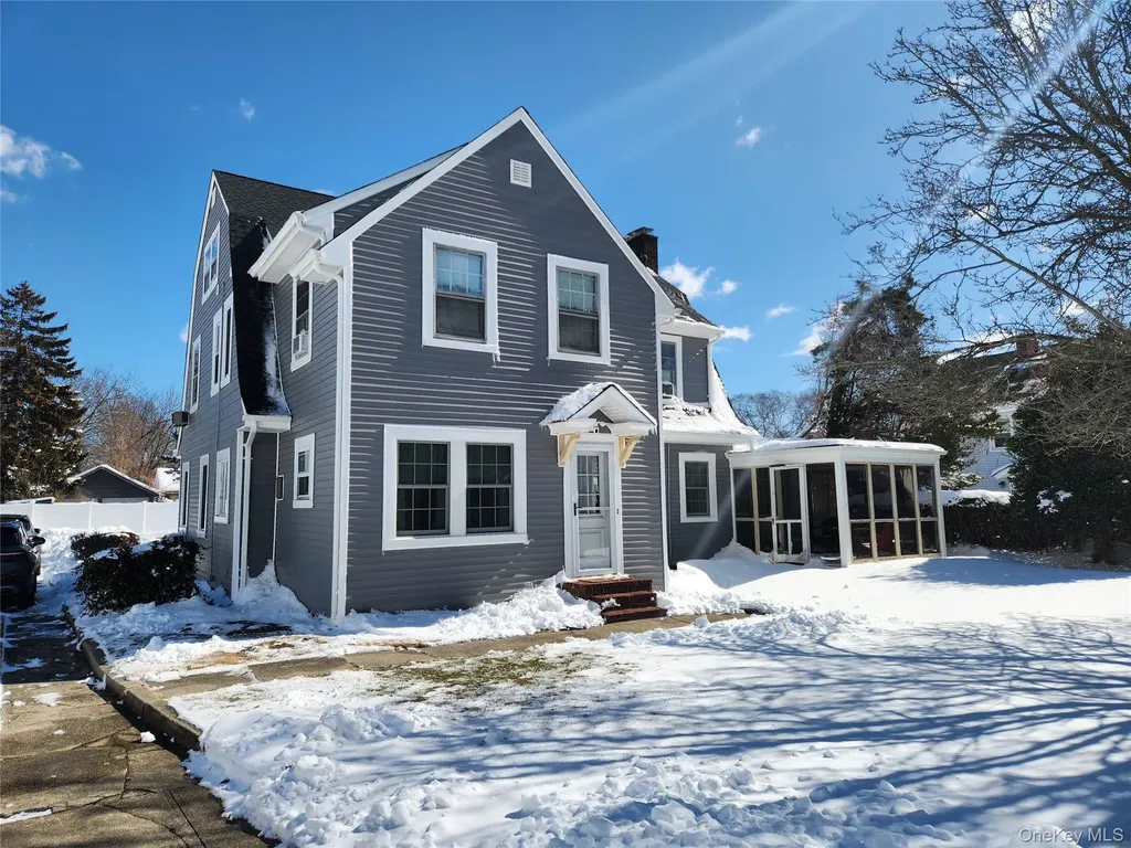 268 Locust Avenue Freeport NY 11520