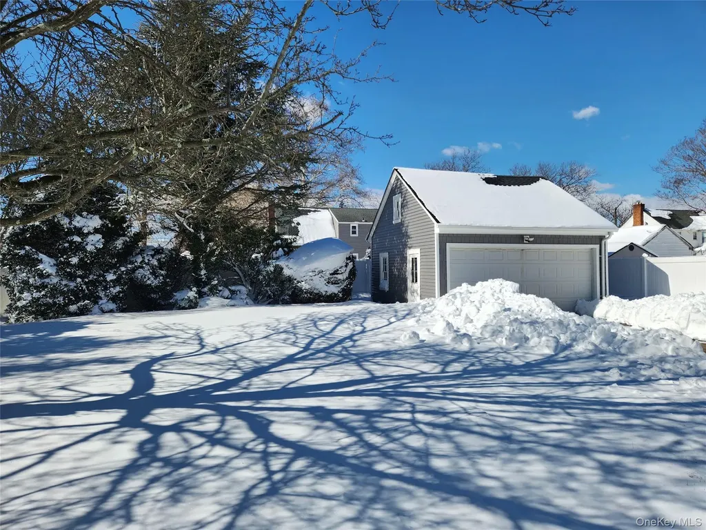 268 Locust Avenue Freeport NY 11520