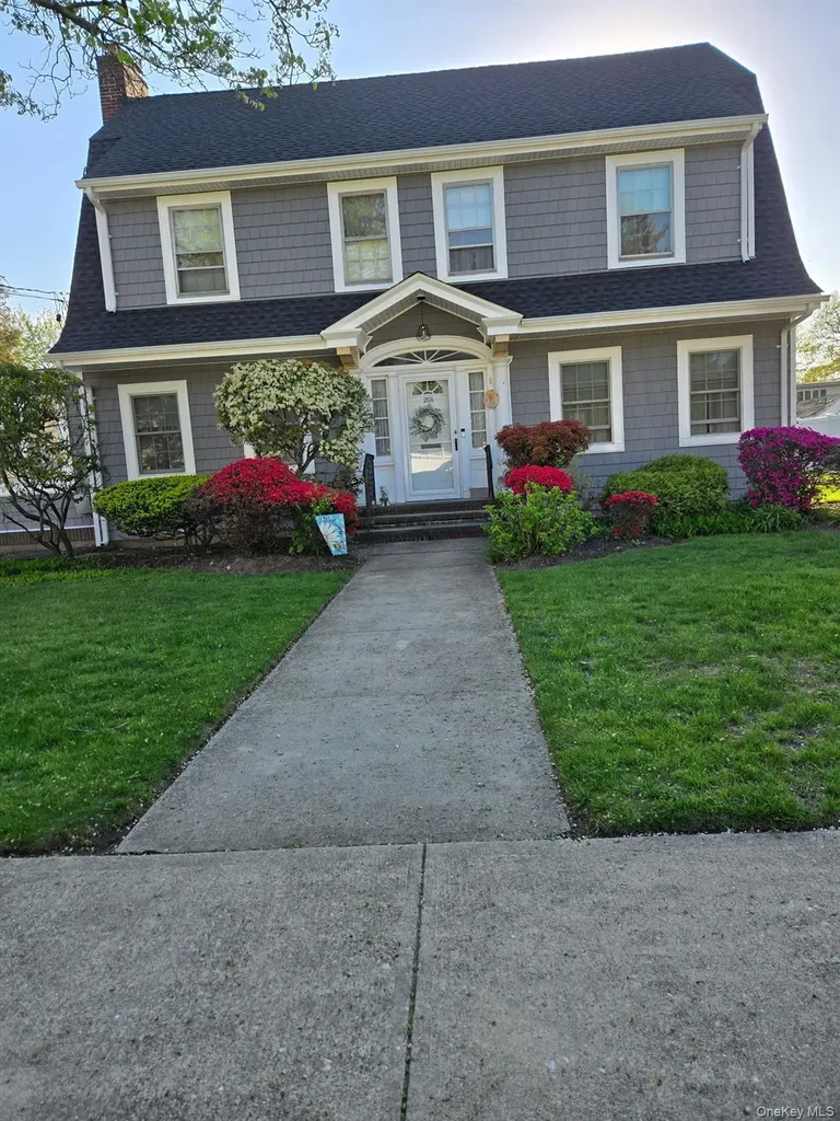 268 Locust Avenue Freeport NY 11520