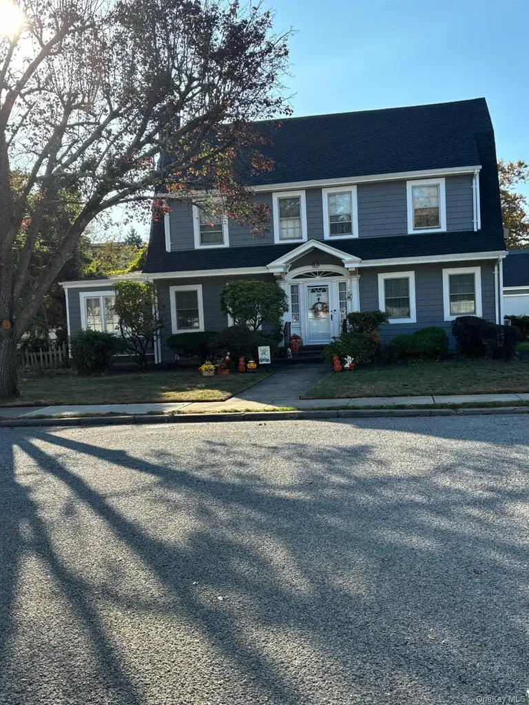 268 Locust Avenue Freeport NY 11520
