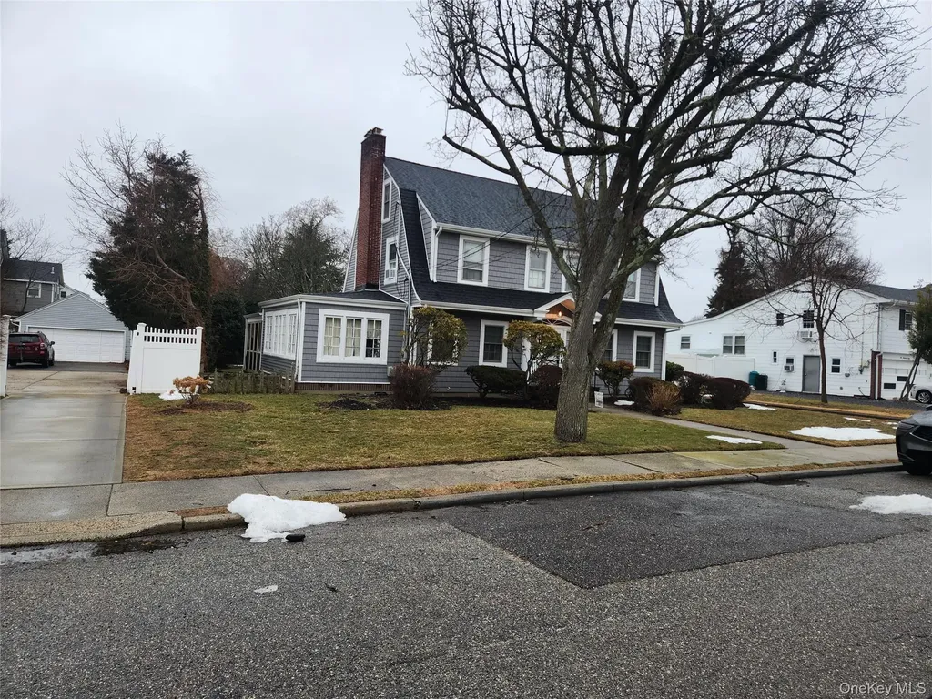 268 Locust Avenue Freeport NY 11520
