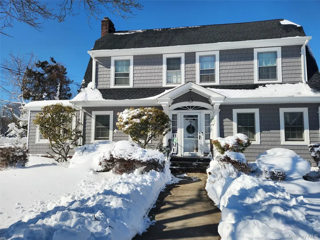 268 Locust Avenue Freeport NY 11520