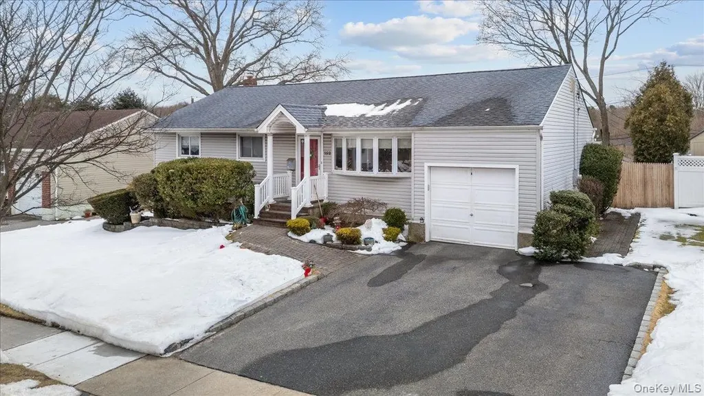 152 Haypath Road Old Bethpage NY 11804