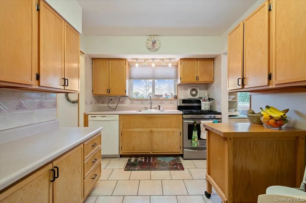 152 Haypath Road Old Bethpage NY 11804