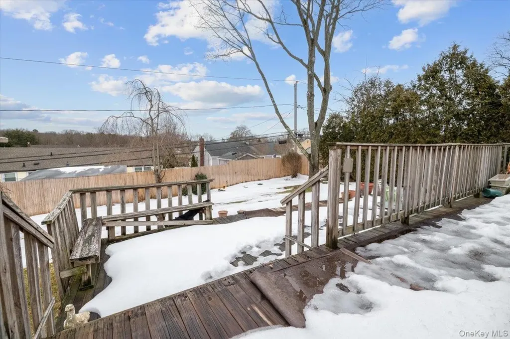 152 Haypath Road Old Bethpage NY 11804