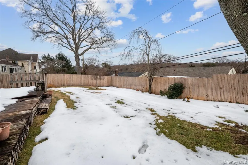 152 Haypath Road Old Bethpage NY 11804
