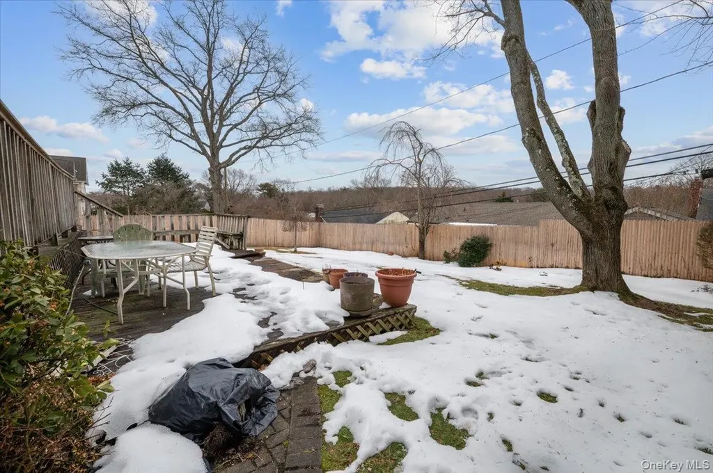 152 Haypath Road Old Bethpage NY 11804