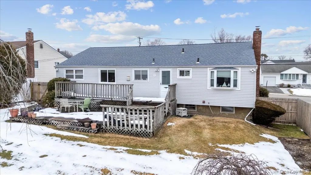 152 Haypath Road Old Bethpage NY 11804
