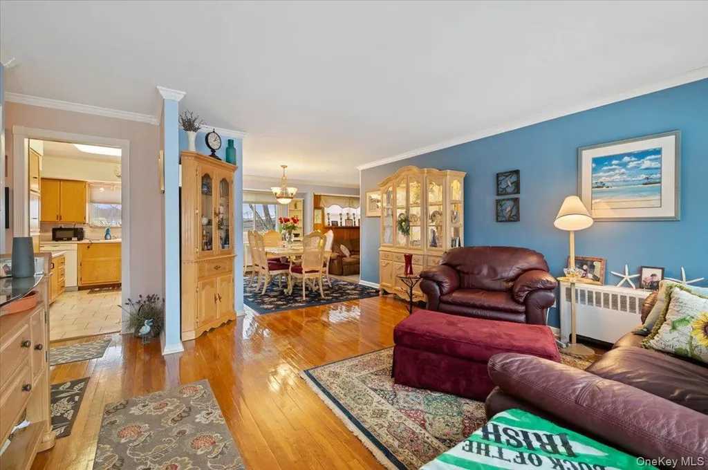 152 Haypath Road Old Bethpage NY 11804