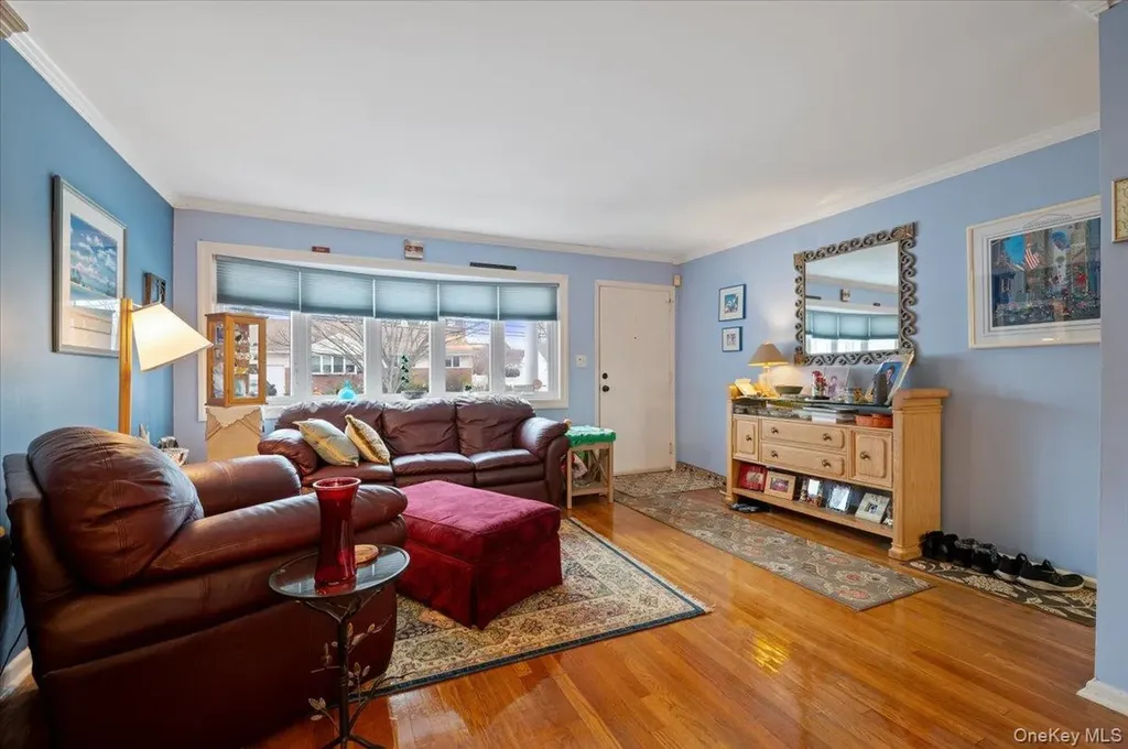 152 Haypath Road Old Bethpage NY 11804