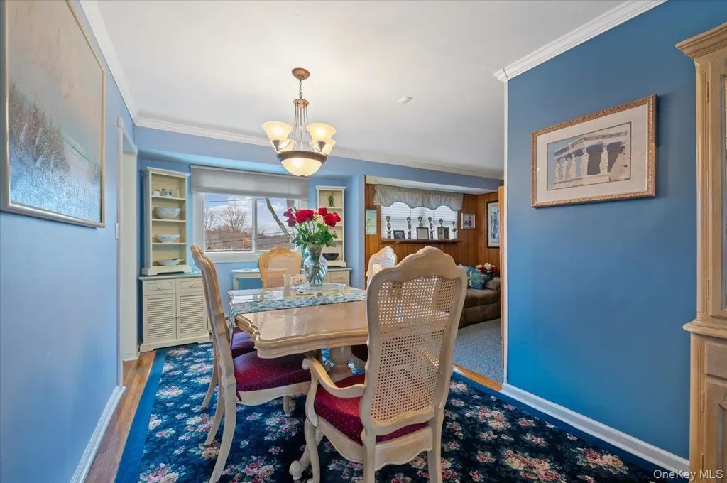 152 Haypath Road Old Bethpage NY 11804