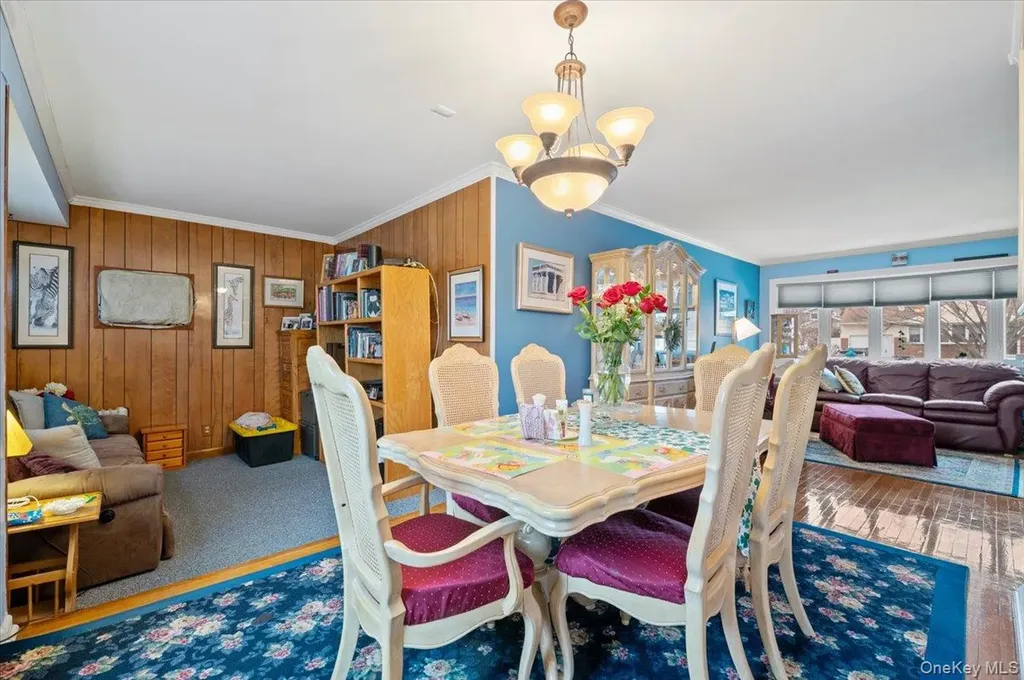 152 Haypath Road Old Bethpage NY 11804