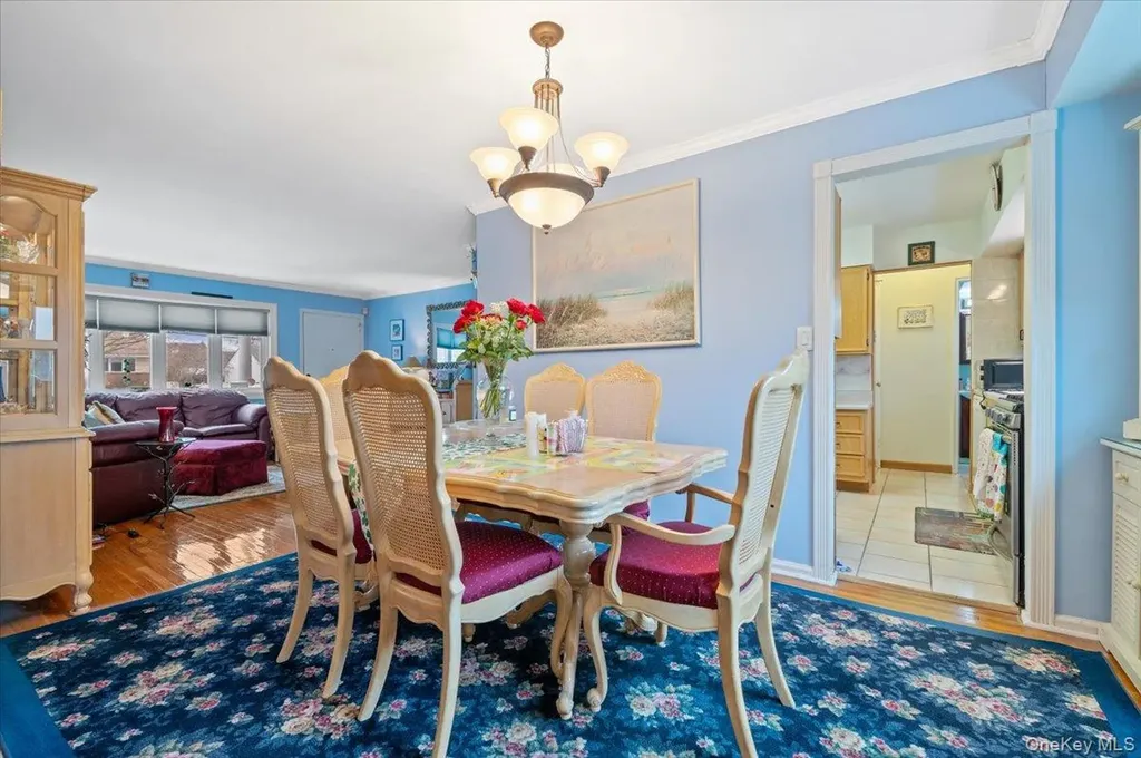 152 Haypath Road Old Bethpage NY 11804