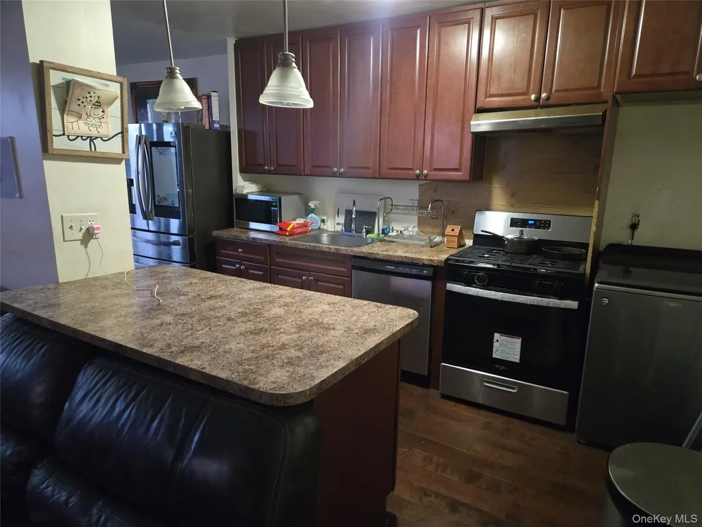 825 Morrison Avenue Bronx NY 10473